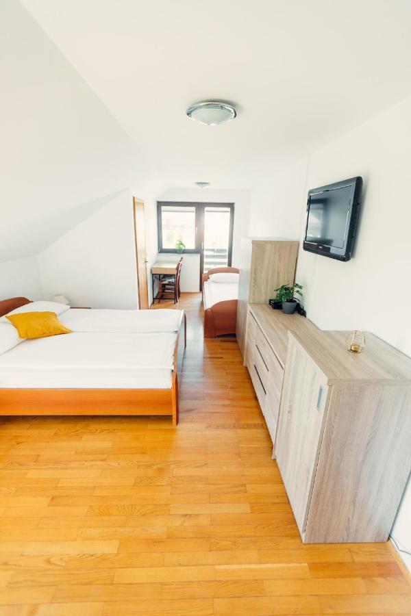 Frankovic Bed&Breakfast Vinica Eksteriør bilde